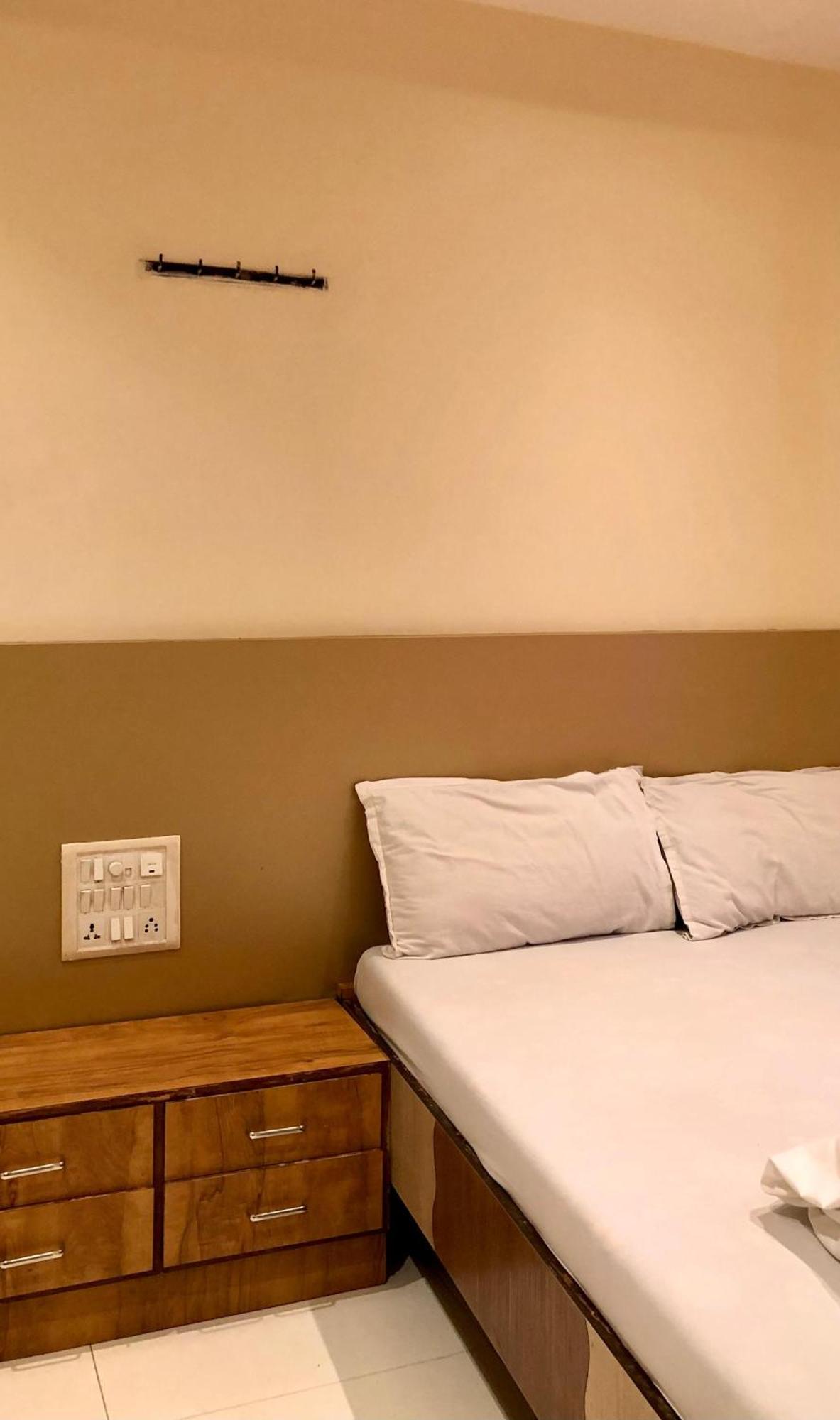 מומביי Hotel Volga 2 מראה חיצוני תמונה