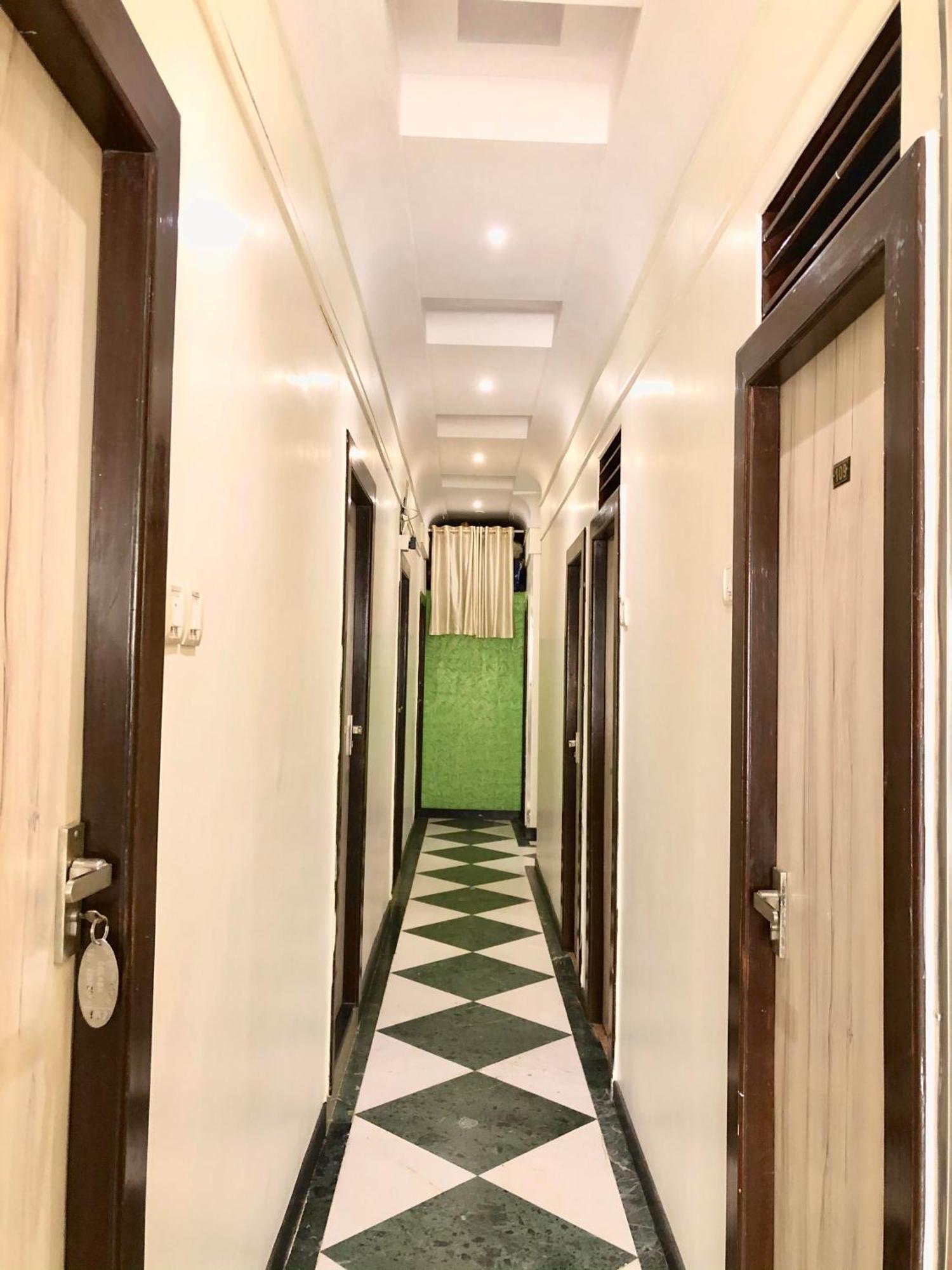 מומביי Hotel Volga 2 מראה חיצוני תמונה